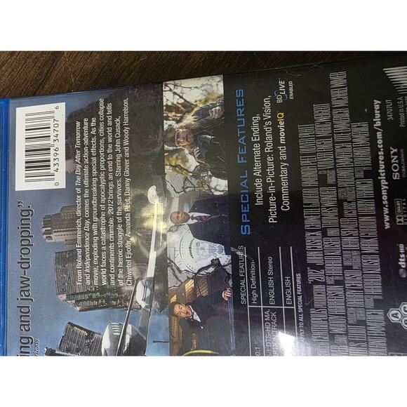 2012 (Bilingual) (Blu-ray, 2010) - Picture 6 of 12